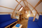 Forest of Dean Glamping for upto 5 people - inc. heating and sleeping pack