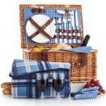 2 person wicker picnic basket + Twoyr warranty