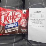 KitKat Chunky Extra Chocolate 4 Pack Scanning it