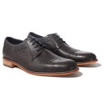 Men's Italian leather shoes, a pair