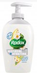 Radox Moisturising & Antibacterial with Chamomile & Jojoba Oil 250ml