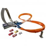 Hotwheels Figure 8 Raceway with 6 cars
